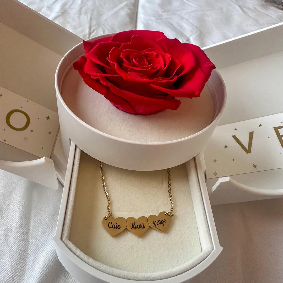 Colar Coração Personalizado com Nomes + Caixa com Rosas (BRINDE)